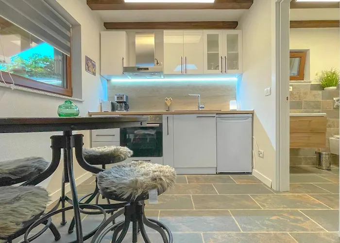 Vilux With Indoor Private Parking